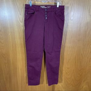 Hippie Laundry, Mid Rise Skinny Jeans, Size 32. Maroon in color. 4 button fly.